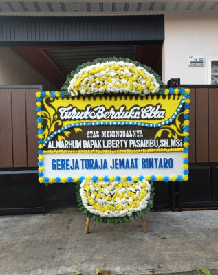 Papan Bunga Duka di Timbang Langkat