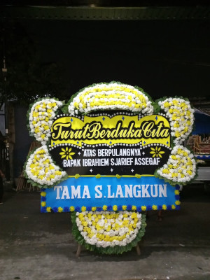 Papan Bunga Duka di Timbang Langkat